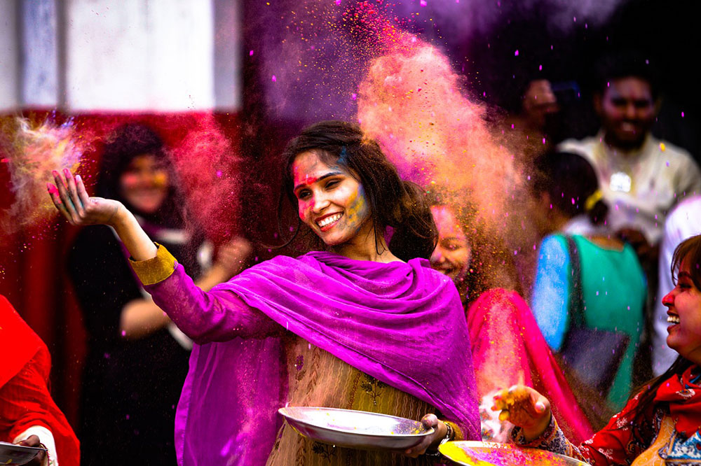 holi-2416686_1280