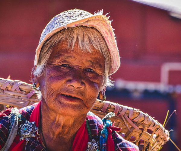 bhutanese-woman-g3d7394480_1280